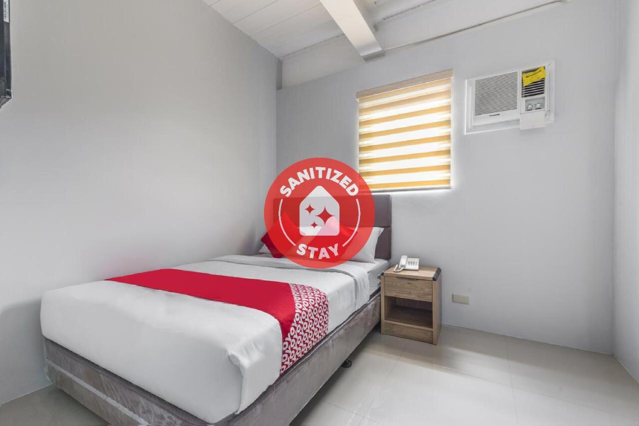 Super Oyo 515 Finnex Hotel Mandaluyong Bagian luar foto