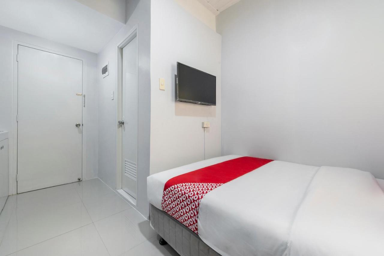 Super Oyo 515 Finnex Hotel Mandaluyong Bagian luar foto