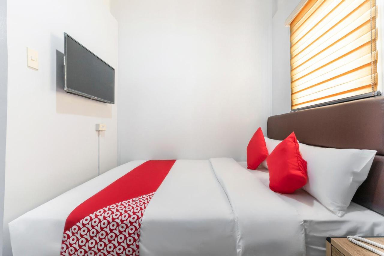 Super Oyo 515 Finnex Hotel Mandaluyong Bagian luar foto