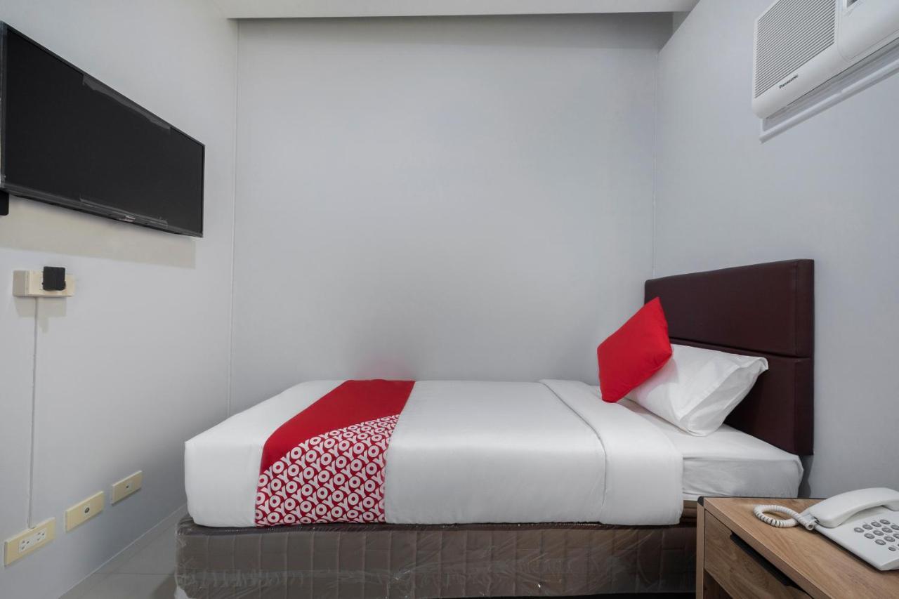 Super Oyo 515 Finnex Hotel Mandaluyong Bagian luar foto