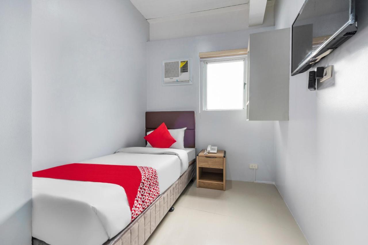 Super Oyo 515 Finnex Hotel Mandaluyong Bagian luar foto